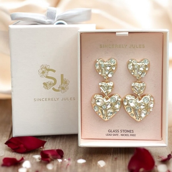SINCERELY JULES NEW IN GIFT BOX 3 DROP HEART EARRINGS GLASS STONES GOLD TONE - Picture 2 of 8